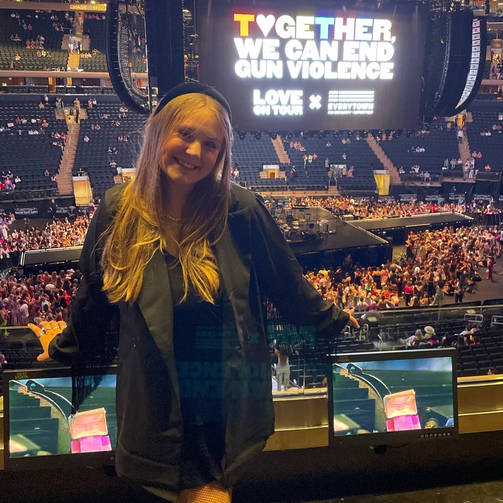 Meet your Posher, Madeline